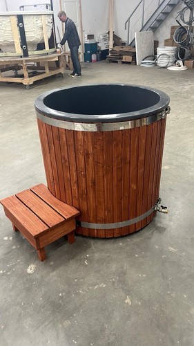 Ice bath tub - ice, not
